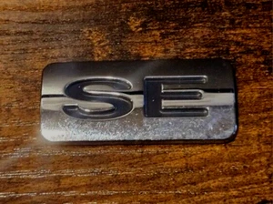 2022-2024 Volkswagen SE Rear Liftgate Hatch Lid Nameplate Badge Emblem Chrome - Picture 1 of 2