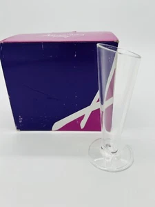 Tolle Abby Acryl Vasen - 6er Pack Knospenvasen für Blumen & Deko - Bild 1 von 8