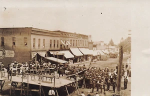 RPPC MARCELLUS MI (BEST GUESS) CROWD AT BIG EVENT ON MAIN STREET c1910 042125 U - Picture 1 of 2