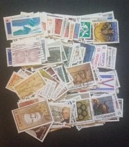 Stamps Canada lot of 200 different used from the 70's - Imagen 1 de 1