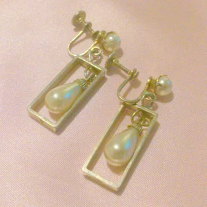 Vintage Gold Tone Faux Pearl Drop Earrings - Picture 1 of 4