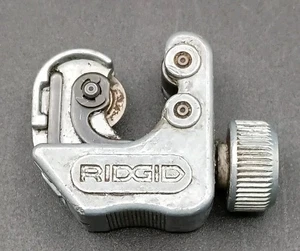 Ridgid 118 Close Quarters Tubing Cutter 1/4-inch to 1-1/8-inch Tube Cutter - Picture 1 of 7