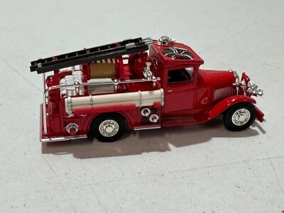 MATCHBOX 1932 FORD YESTERYEAR  AA FIRE ENGINE TRUCK  YFE06, VINTAGE 1991 - Image 1 of 4