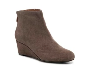 Gentle Souls Kenneth Cole Vicki braune Wildleder Keilabsatz-Booties Gr. 7,5 M 233770 - Bild 1 von 7