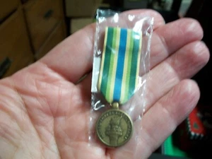 US Military Armed Forces Services Mini Medal New! - Picture 1 of 3