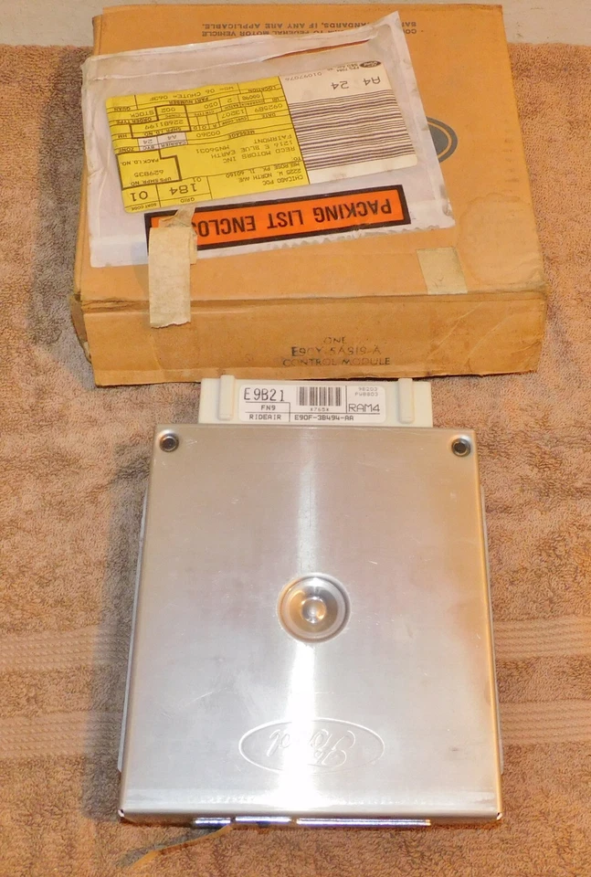1988 1989 Lincoln Continental NOS AIR RIDE SUSPENSION CONTROL MODULE PROCESSOR - Image 1 of 4