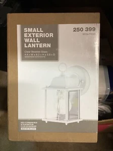 Small Exterior White Finish Wall Porch Lantern Clear Beveled Glass 250-399 - Picture 1 of 2