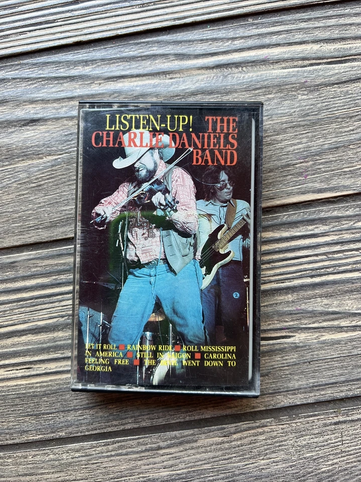 The Charlie Daniels Band Cassette Listen Up! Foto 1 de 2