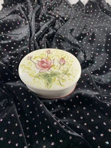 Candlewood Gifts Hand Painted Japan White with Flowers Trinket Box - Picture 1 of 6