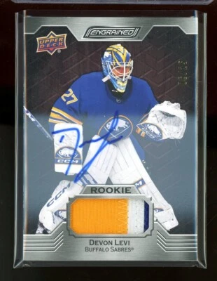 2023-24 UD Engrained Premium Memorabilia Autographs Mahogany Devon Levi 8/25 - Image 1 of 2