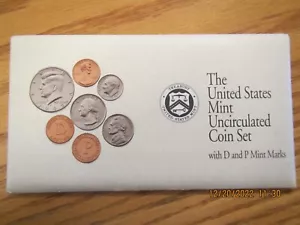 1992 P & D United States Mint Set in Original Envelope 2 Kennedy 10 Coin Set - Picture 1 of 4