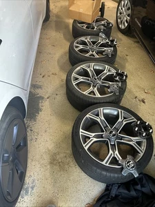 Kia Stinger GT2 OEM Wheel, Tires, and Spacers - Bild 1 von 13