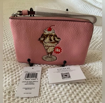 Muñequera Coach con cremallera en esquina nueva con etiquetas con gráfico Sundae CU254 $88 Foto 1 de 4