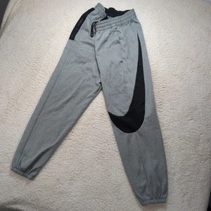Nike Men’s Medium Gray Dri-FIT Joggers DM0995-063 Black Swoosh Pants - Picture 1 of 12