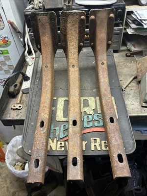 (3) 1948 1949 1950 1951 1952 FORD F1 F2 F3 F4 F5 F6 подножки кронштейн - Изображение 1 из 4