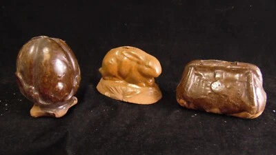 Lot de 3 Tirelires anciennes en grès vernissé : Lapin, sac, pompon fleur de lys - Photo 1/4