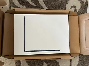 Apple 13-inch MacBook Air M3 8-core CPU 10-core GPU 16GB Ram 512GB SSD MIDNIGHT - Picture 1 of 2