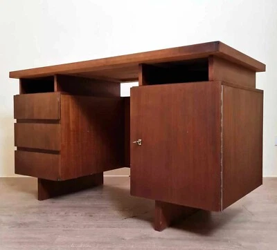 beau bureau de centre scandinave en teck avec une belle patine d'origine - Photo 1/4