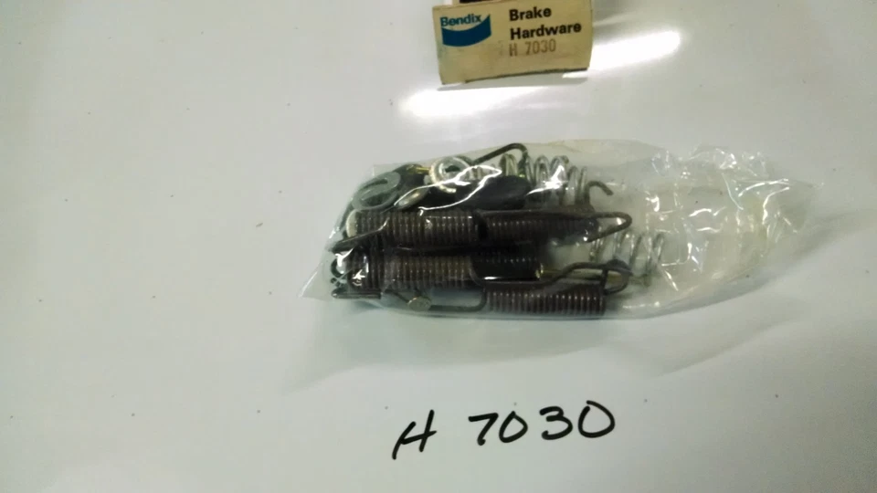 Nuevo de Lote Antiguo Bendix Hardware Kit H7030 62-69 Chrysler, Dodge, Plymouth Trasero 69-71 Dodge TK Foto 1 de 1