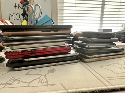 16 Bulk Cellphones For Parts - Image 1 of 4