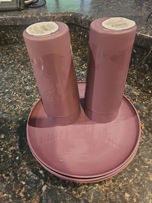 4 Plates 4 Cups Mainstays Halloween House 10.5 Inch Plates 26oz Cups - Image 1 of 3