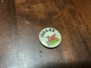 VINTAGE WALES PIN BADGE SAMMLERSTÜCK METALL PIN WALES DRAGON 80’S - Bild 1 von 2