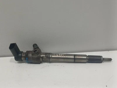 Inyector de combustible diésel Volkswagen Golf VI 2010 03L130277B 77 kW ATZ31333 Foto 1 de 3