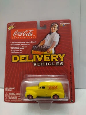 FORD 1940 SEDAN DELIVERY COCA-COLA 1:64 JOHNNY LIGHTNING - Immagine 1 di 2
