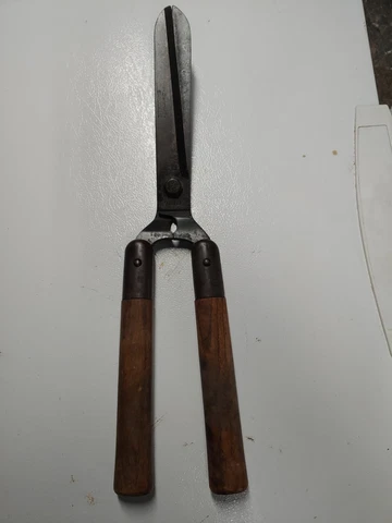 True Temper Flint Edge Hedge Trimmers  Pruners Bush Clippers NO TD Loppers 1960s Cover