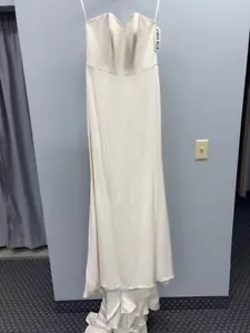 $1810 Ivory Strapless Sheath/Column Wedding Dress Size 10 with defects - Picture 1 of 16