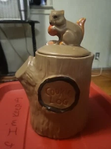 VINTAGE McCOY COOKIE JAR COOKIE LOG with SQUIRREL on the LID BROWN - Picture 1 of 7