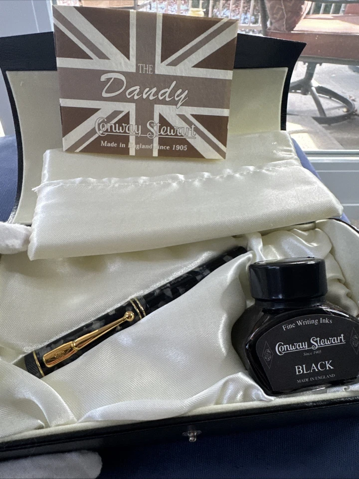 PLUMA ESTILOGRÁFICA CONWAY STEWART DANDY 18 CT NUEVA EN CAJA EXCELENTE N/COMO NUEVA LIMITADA 55/500 Foto 1 de 4