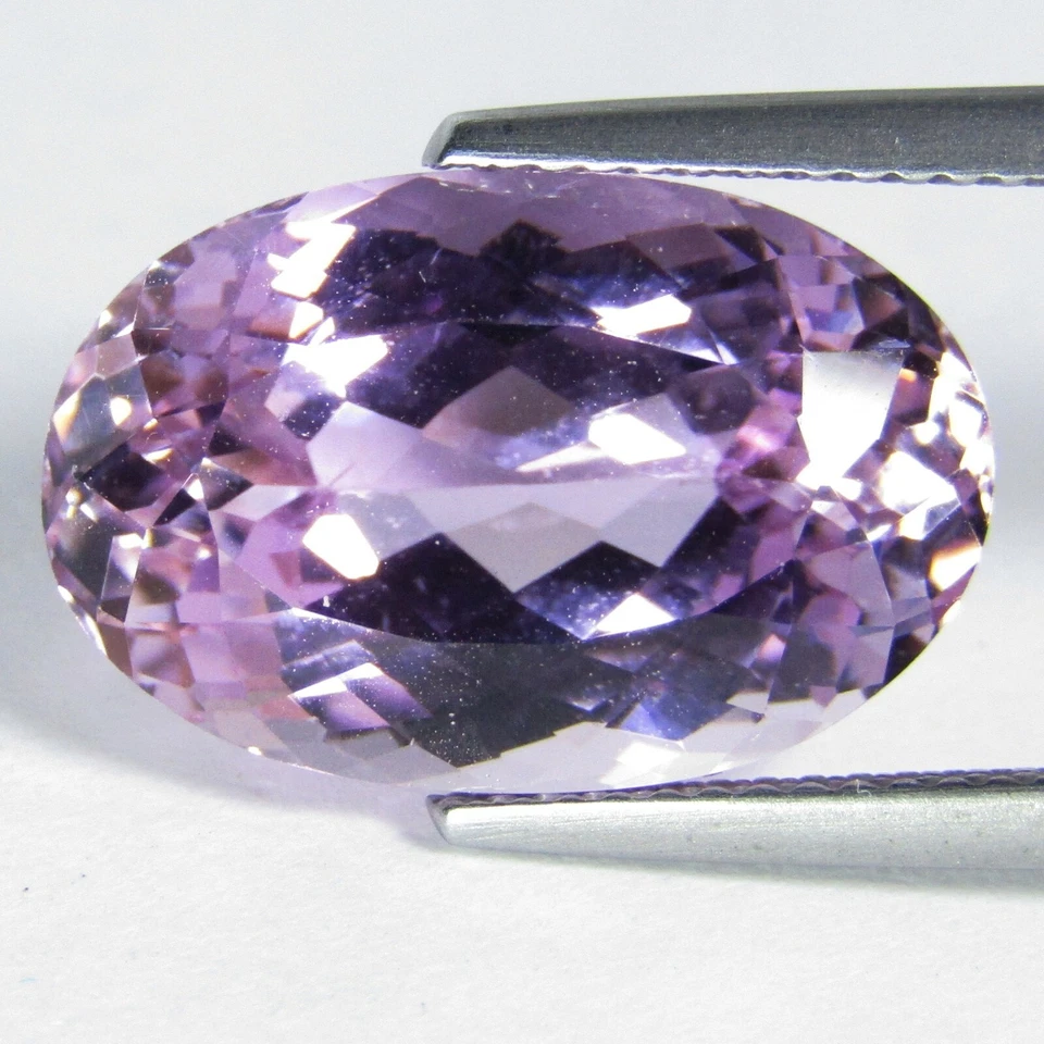 12.10Cts Ravishing Natural Pink Kunzite 17x11.2x8.2mm Nice Oval From Afghanistan - Image 1 of 4