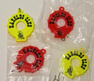 4 Vintage Action Line U.S.A. Plastic Key Chain Bottle Opener - Harolds Club Reno - Imagen 1 de 5