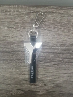 NOVO CHAVEIRO YVES SAINT LAURENT YSL - CHAVEIRO FRAGRÂNCIA Y NOVO CLIPE DE BOLSA  - Imagem 1 de 4