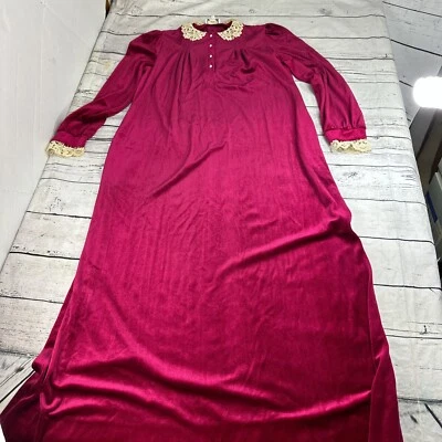 Styled By Saybury Velour Robe Large  1/4 Pearl Button  Pockets 4 Small Holes - Image 1 of 4