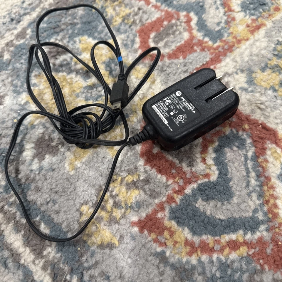 Cargador de teléfono celular Motorola SPN5185A 5V fuente de alimentación de CA modelo DCH3-05US-0300 Foto 1 de 1
