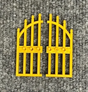 LEGO Gold Castle Courtyard Gate Door Lot - Picture 1 of 2