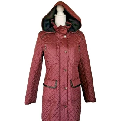 Chaqueta de Lluvia FLEET STREET Larga Acolchada Borde de Cuero Talla M Borgoña Cremallera Capucha Foto 1 de 4