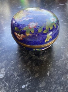 Chinese Cloisonné Bowl With Lid - Picture 1 of 12