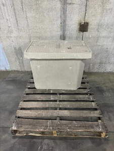 17x30x18 Polymerbeton Stufe 22 Handlochgewölbe, Preis gilt für 6 Handlöcher - Bild 1 von 2