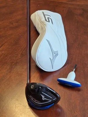 Mizuno STX  PLTNM 4F2 Driver 10.5" Golf Club RH 46" w/ Head Cover and Toll - Image 1 of 4