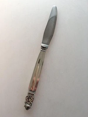 Cuchillo de almuerzo Georg Jensen de plata de ley 'bellota', mango largo y hoja de parrilla Foto 1 de 4