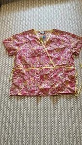 Liana Uniforms Scrub Top Women’s 1X Pink Print – NWT – No Returns - Picture 1 of 9
