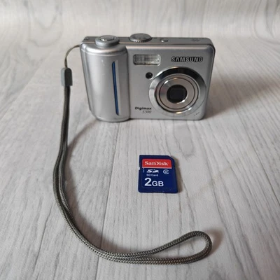 Samsung Digimax S500 / Cyber 530 5.1MP Compact Digital Camera and SD card Tested - Image 1 of 4