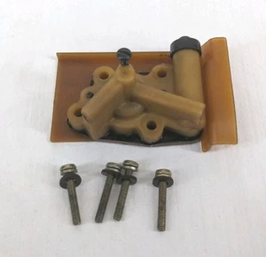 McCulloch Pro Mac 610 OEM Kettensäge Ölpumpe mit Befestigungsschrauben - Bild 1 von 9