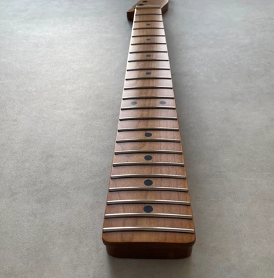 Gerösteter Ahorn Hals für Telecaster Tele / Nitro Satin / SS Bünde / Knochenmutter - Bild 1 von 4