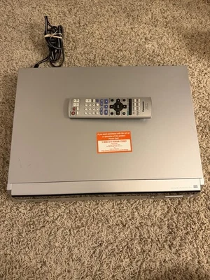 Panasonic DMR-ES10 ¡Reproductor de DVD Grabadora de DVD con control remoto! ¡Probado y funcionando! Foto 1 de 4