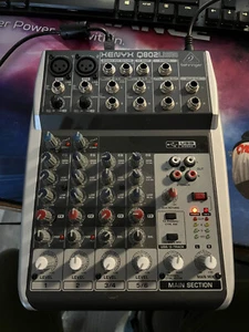 Behringer XENYX Q802USB 8-input 2-bus Mixer - Imagen 1 de 3