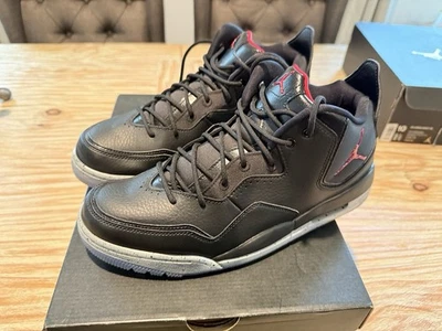 Air Jordan Courtside 23 preto tamanho 9.5 - Imagem 1 de 4